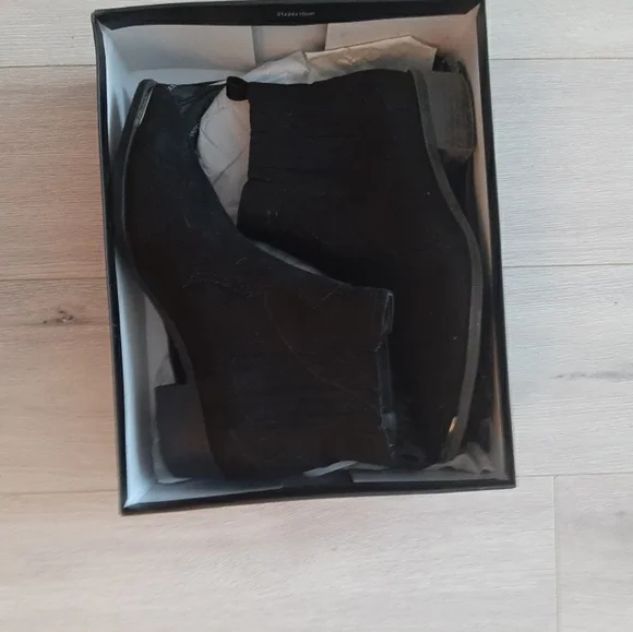 Booties - Picture 7 of 8